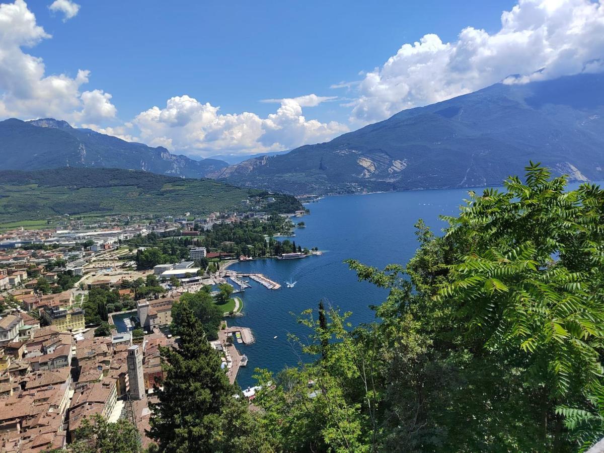 Appartamento Peppino Mit Seeblick Und Pool Ρίβα ντελ Γκάρντα Εξωτερικό φωτογραφία